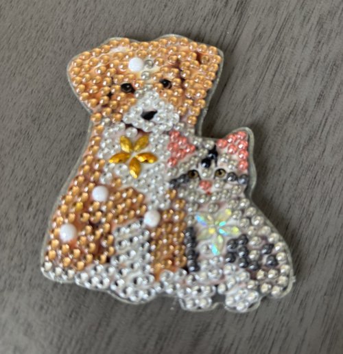 Diamond Art Magnet: Tan Dog &amp; Gray Cat